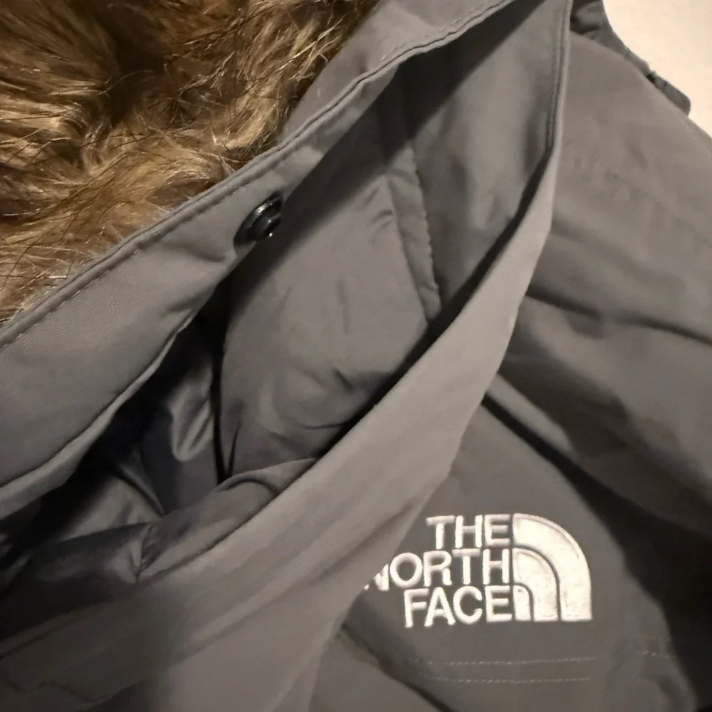 The North Face McMurdo Parka Mens Grey with Faux Fur Trim Hood, Warm Coat Ski XL
